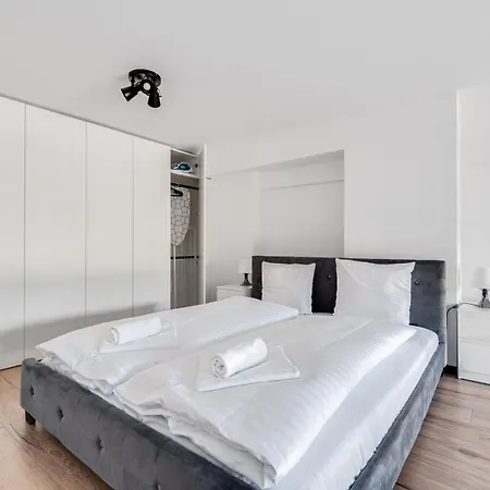Bierutowska 57b By Homeprime Apartment Wroclaw
